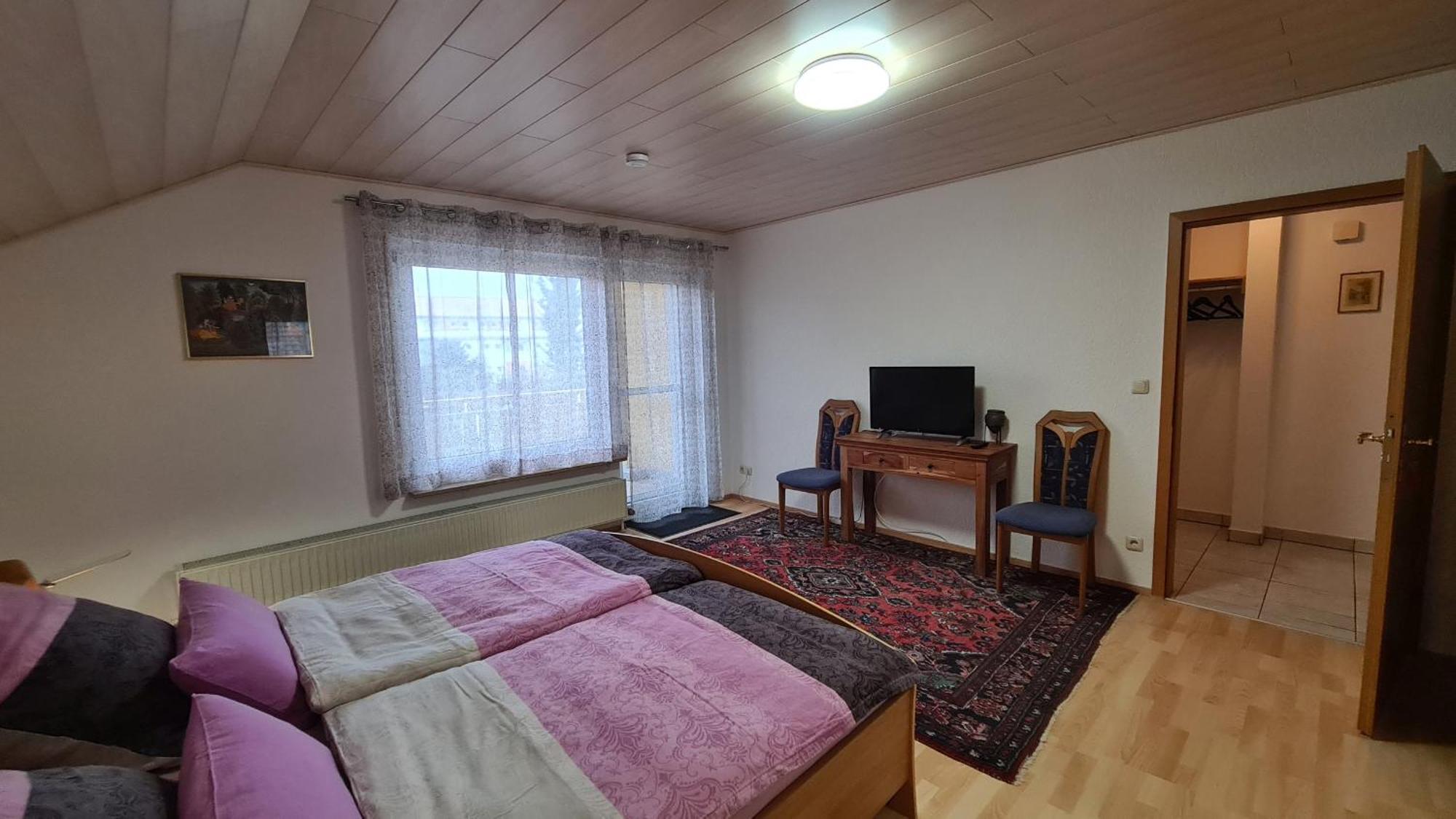 Gemuetliche 120 Qm Ferienwohnung Mit Balkon 아델스도프 외부 사진
